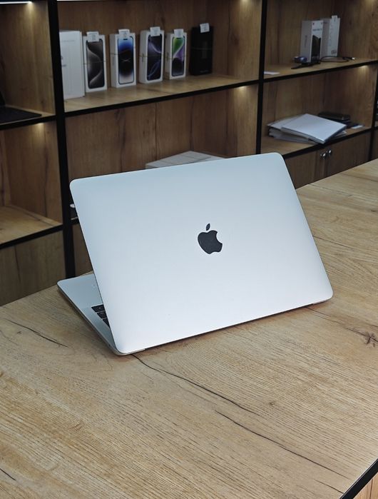 MacBook Pro | 2017 | Intel Core i5 | ОЗУ 8гб | 6 циклов