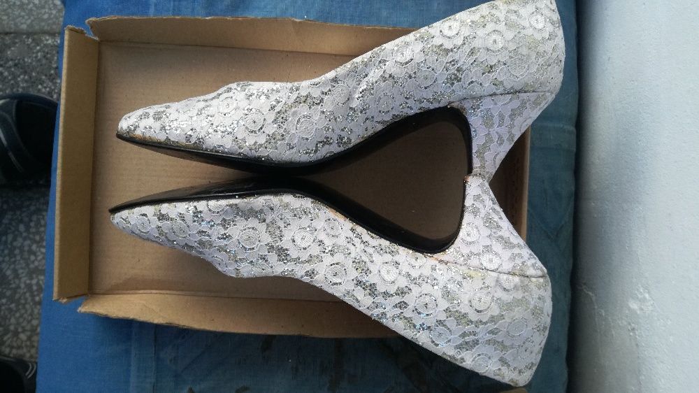 Продавам дамски обувки