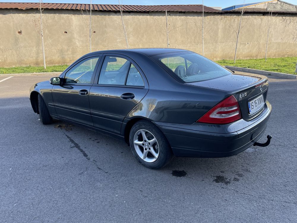 Mercedes C-Class 220 km reali 110k