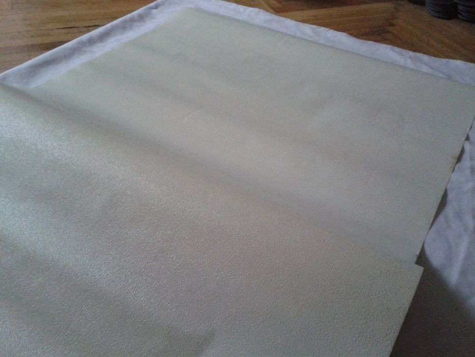 Vand tapet semilavabil pe suport hartie