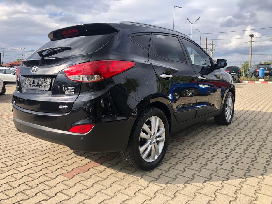 Hyundai IX35 4x4 - 2.0D Euro 5 - Clima * Semi-Piele