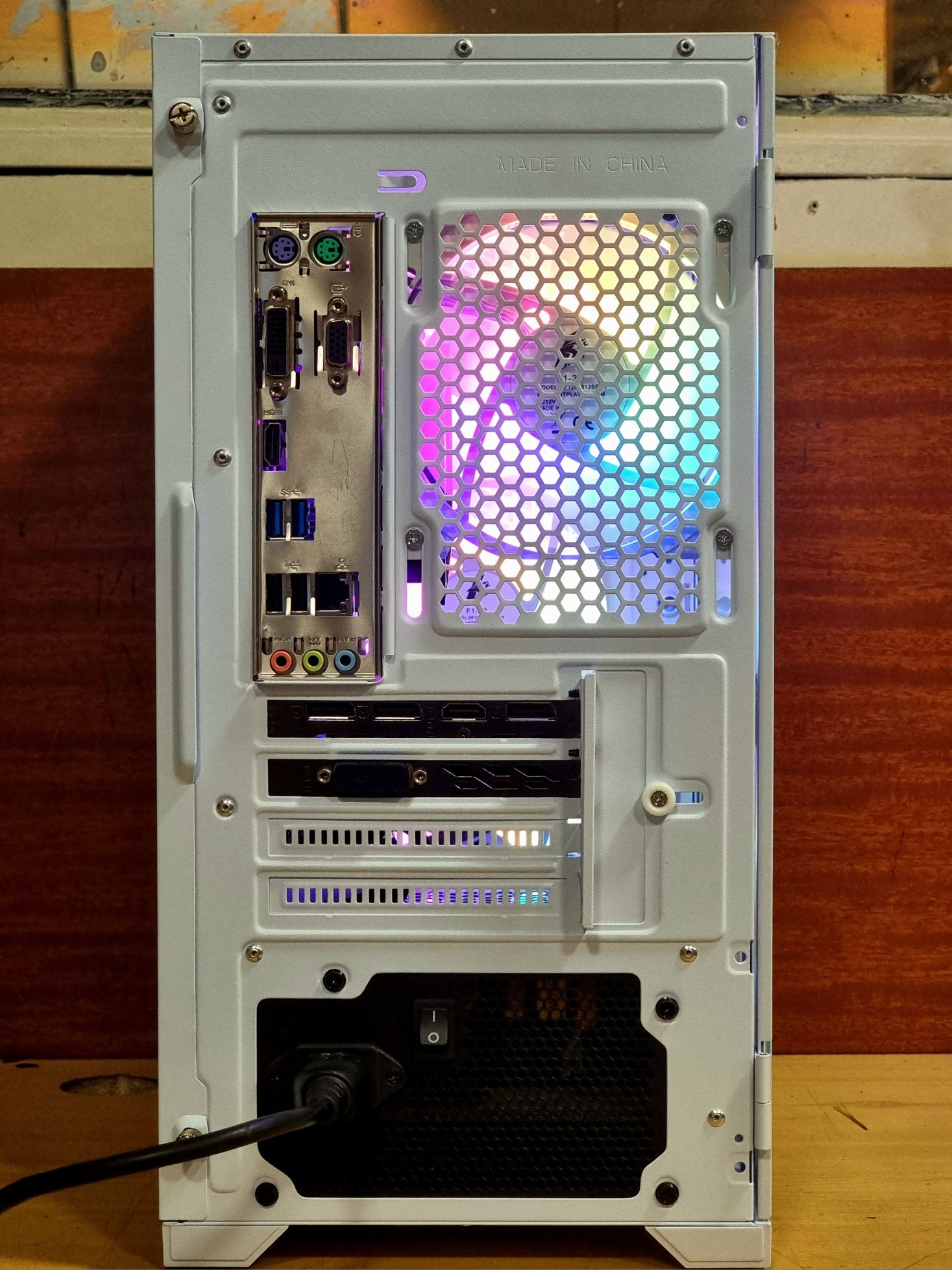 Геймърски Компютър/I5 8500/16GB RAM/SSD-256GB+500GB/GTX 1060 6GB