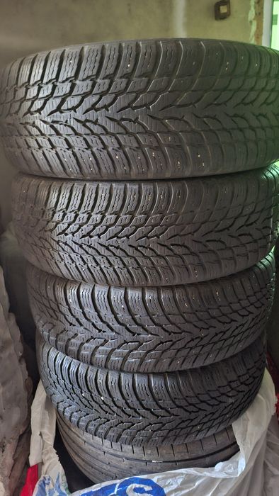 185/60/15 Nokian WR Snowproof