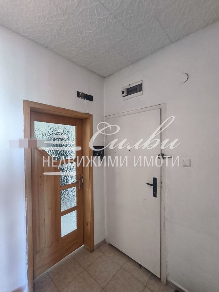 Дава се под наем Многостаен апартамент в Шумен, Пожарната - 120 кв.м за 255 € - Снимка #9