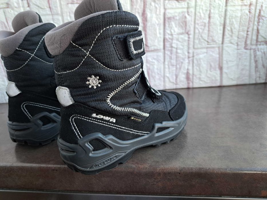 детски ботуши,зимни обувки,боти,апрески,Lowa номер31 за момче,