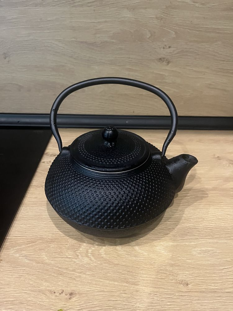 Чугунен чайник Duka 1.4л