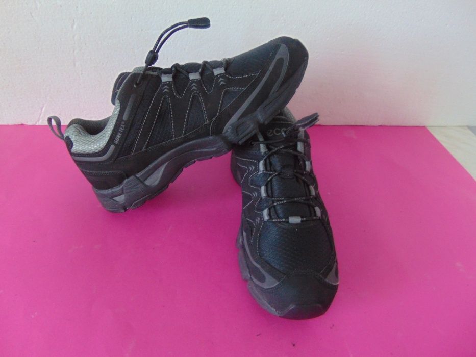 НОВИ Ecco Gore-tex номер 41 Оригинални мъжки обувки