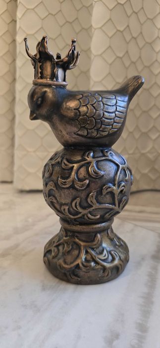 Голямо бароково пиле с корона– керамика.