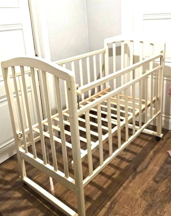 Продам детскую кроватку