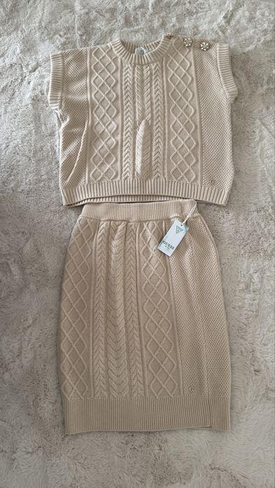 Costum Guess nou, marime 16