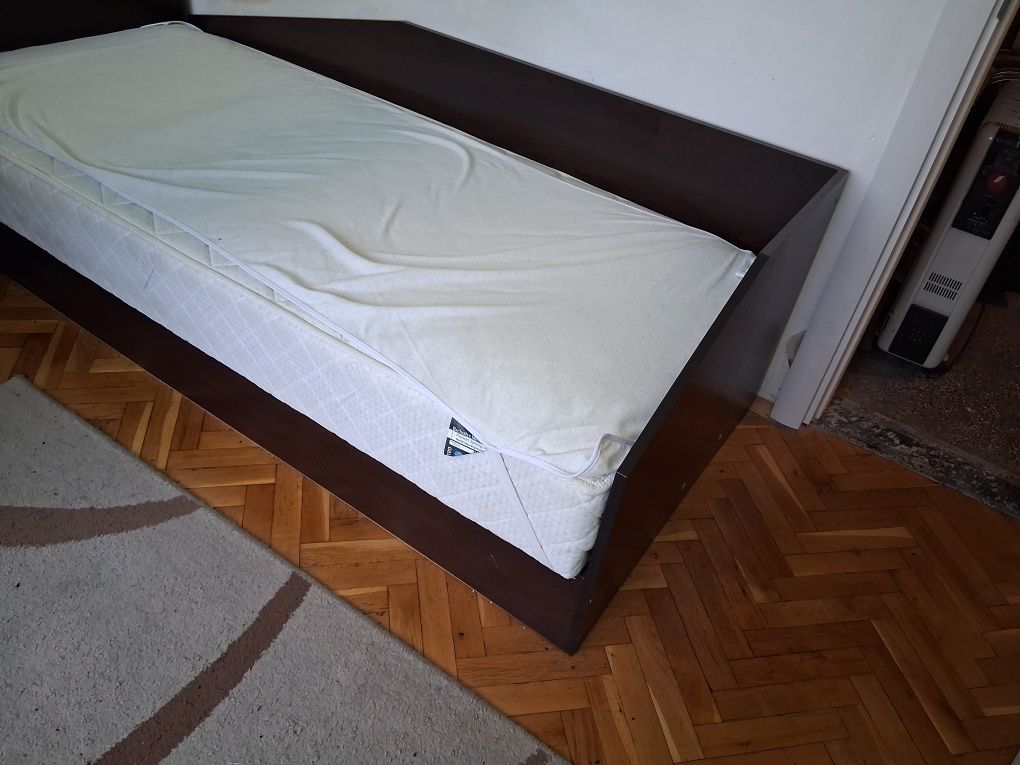 Единично легло на изгодна цена