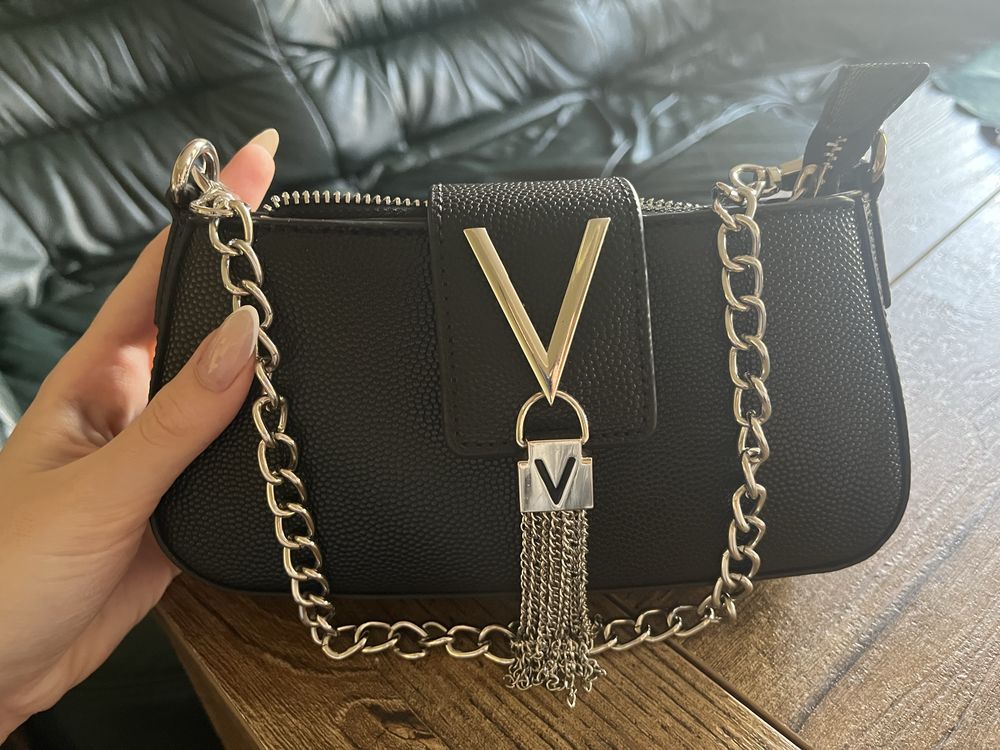 Маркова чанта Valentino