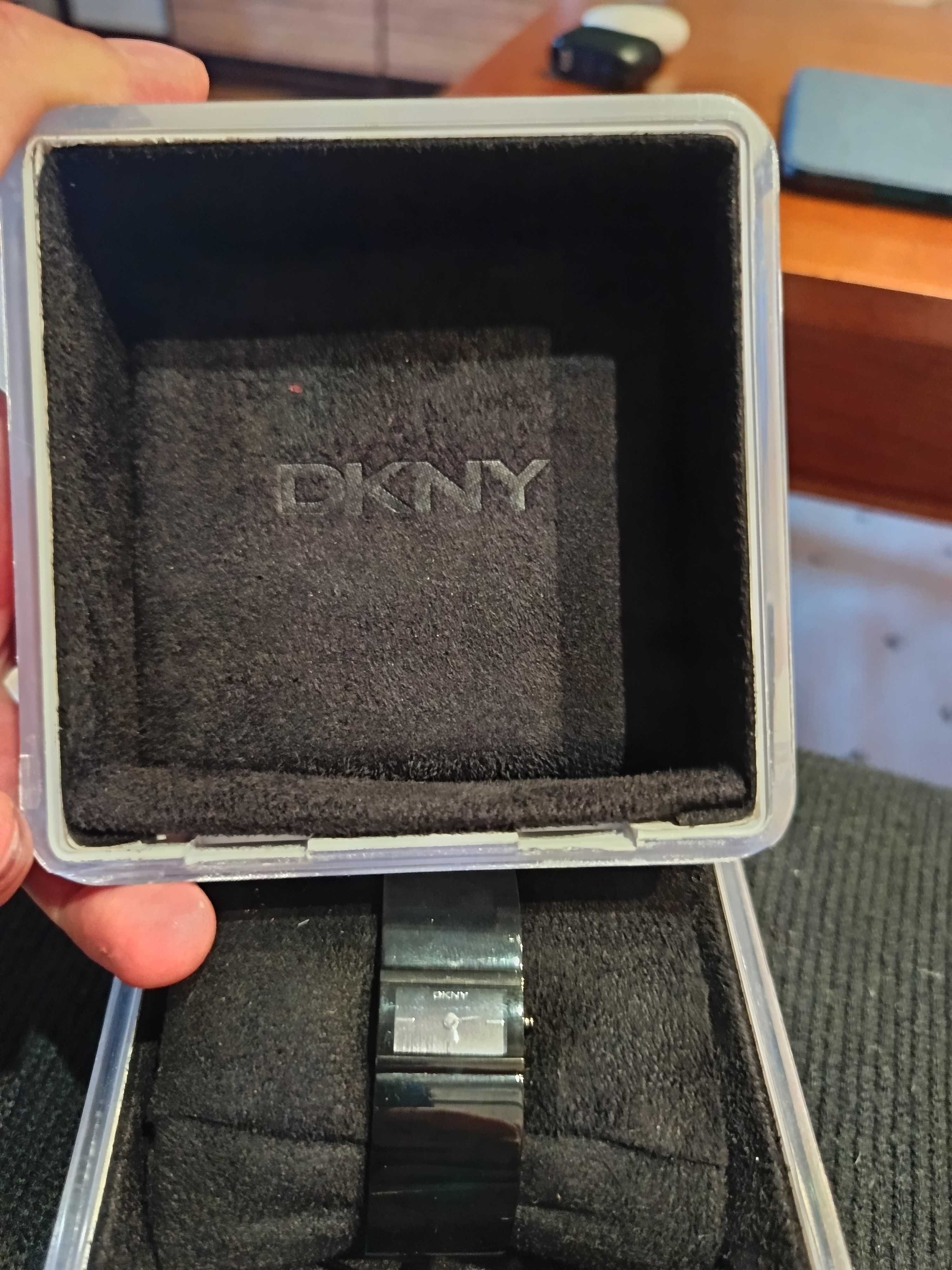 Дамски часовник DKNY