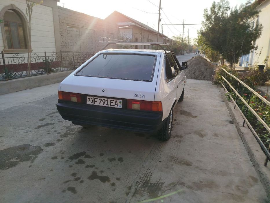 Maskvich 2141 sotiladi  metani bor.