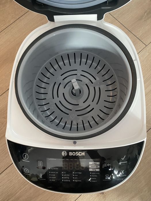 Aparat multicook Bosch Muc11w12