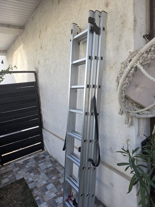 Scară 3 tronsoane 7 trepte