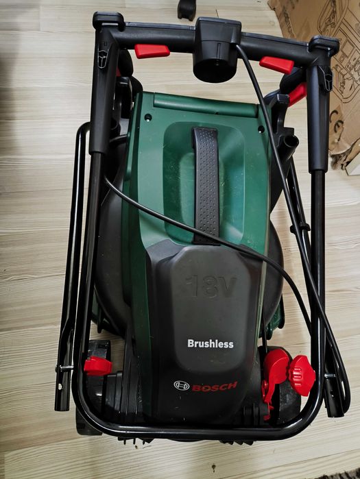 Bosch CityMower 18V-32-300 - Doar masina, fara baterie/incarcator