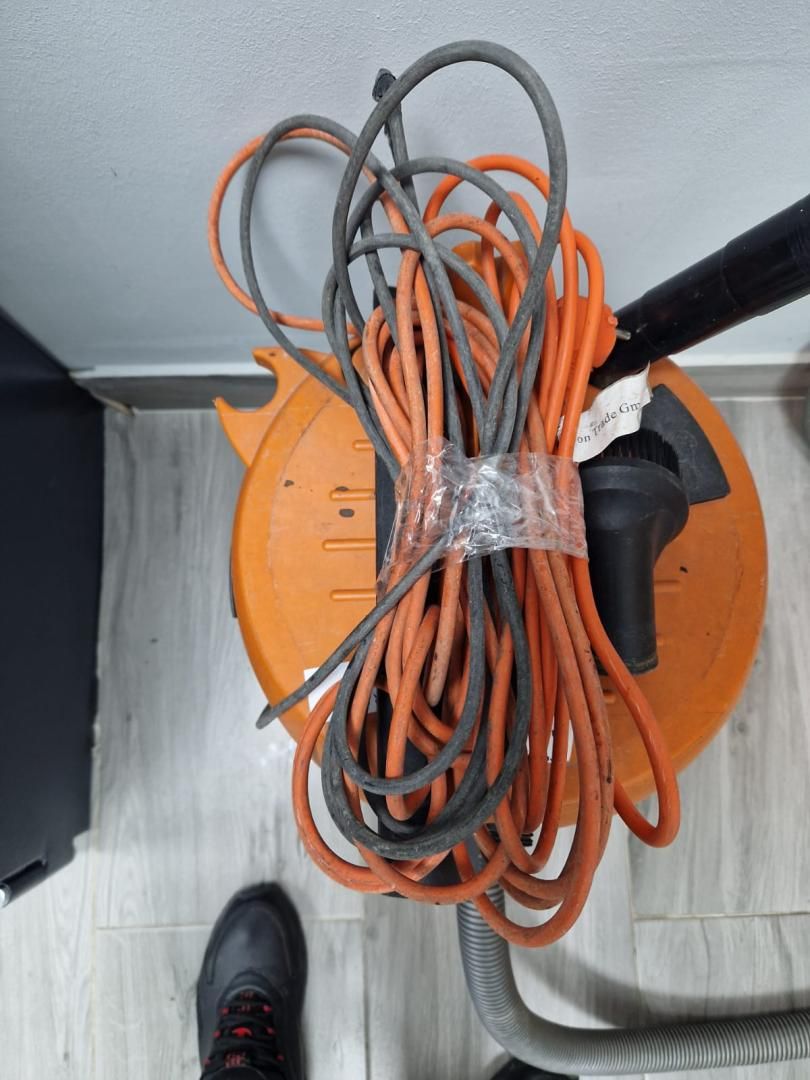 Aspirator umed / uscat STIHL SE 62 , 1400 W -P-