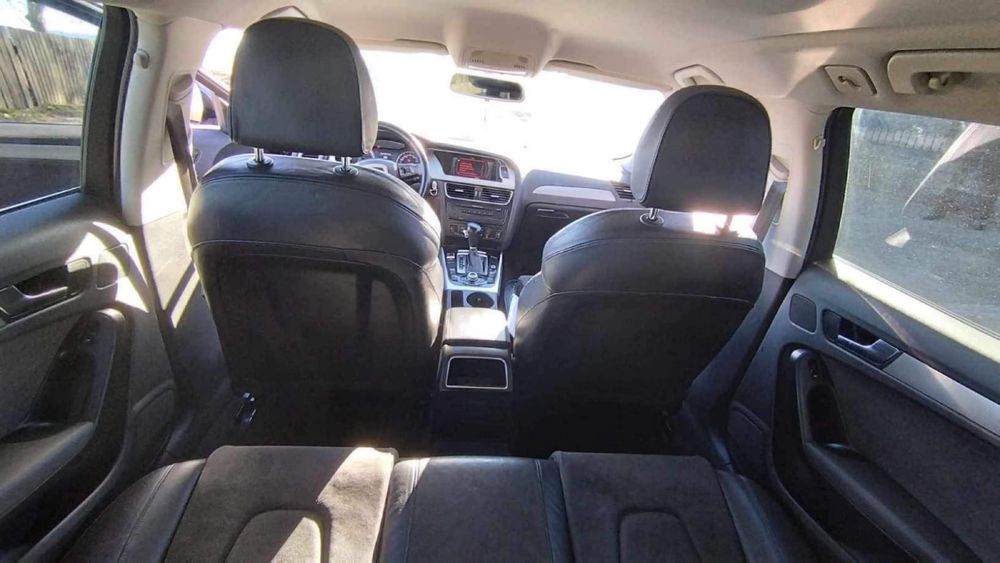 Audi a4 b8 2009 .