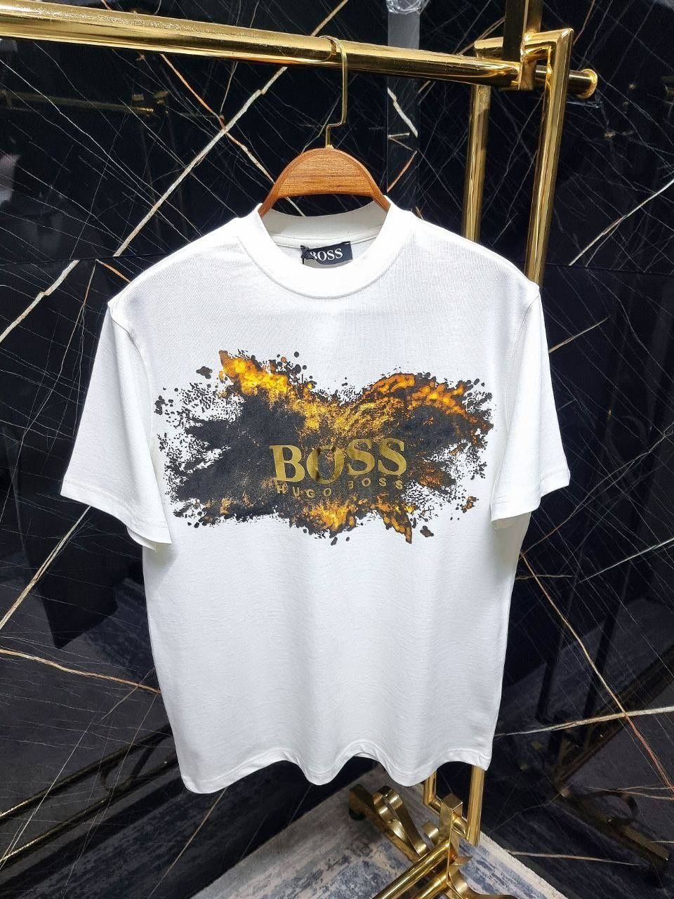Hugo Boss тениски в бял вариант - ТОП модел за сезона ! ! !