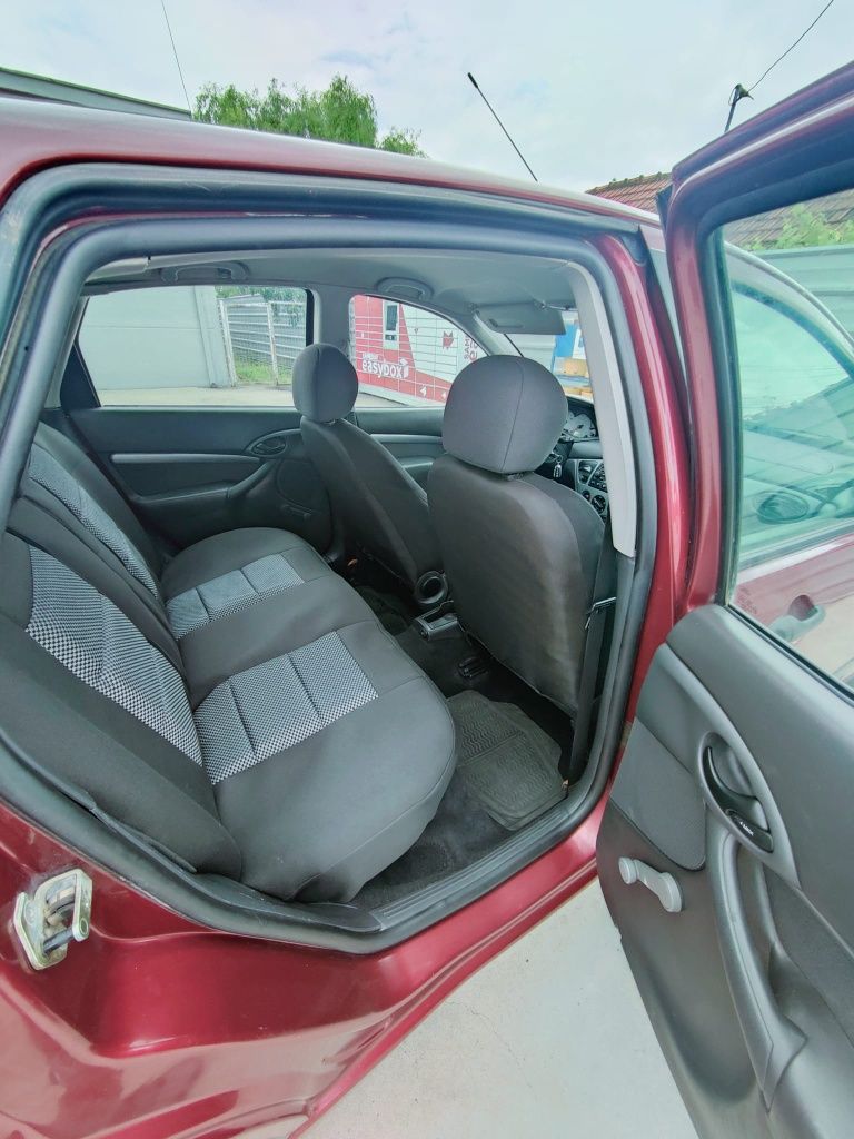 Ford Focus 1.6 Benzina 100 CP