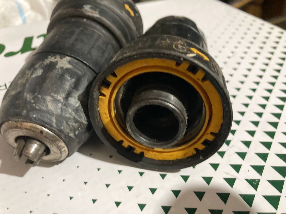 Mandrine Dewalt cu Prindere Rapida pentru Metal