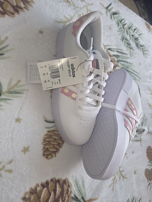 Vând adidași nr 40