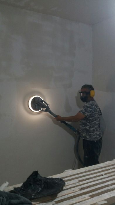 Ремонт квартир Поклейка обоев