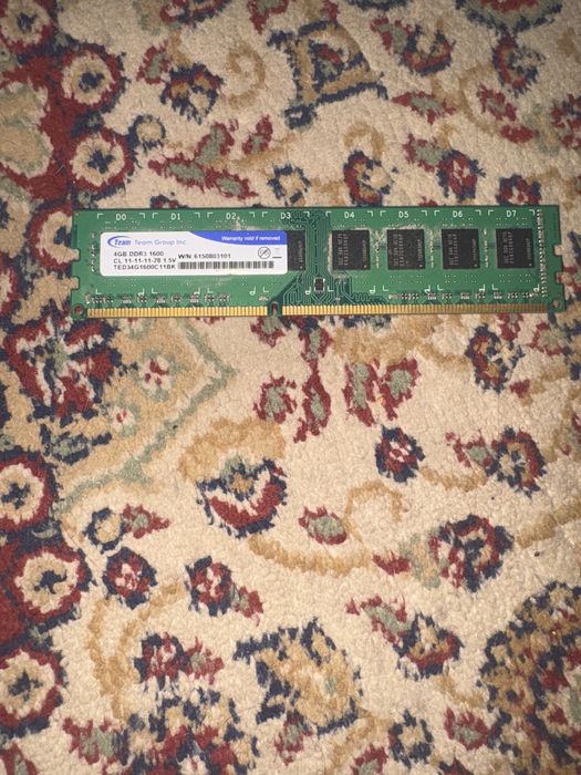 Team Group DDR3 4 ГБ