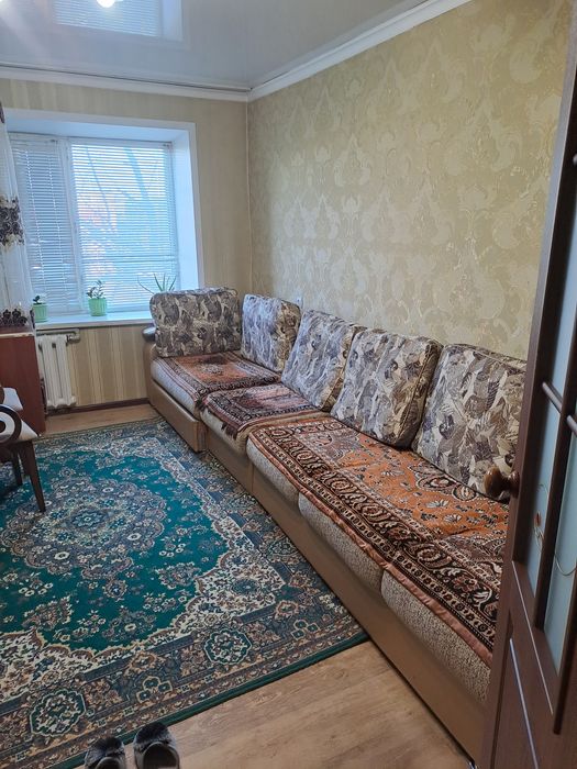 Продаётся диван.