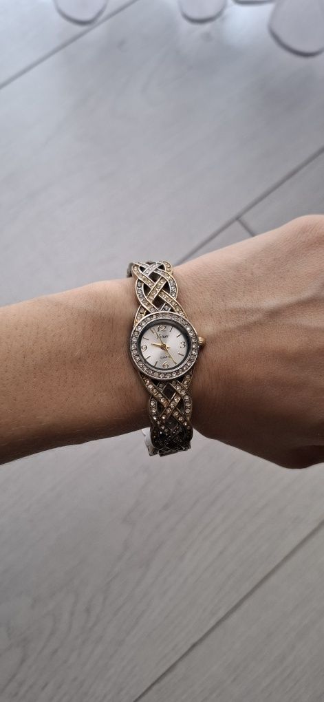 Часы VIVANI Rhinestone Bracelet Analog Quartz -
