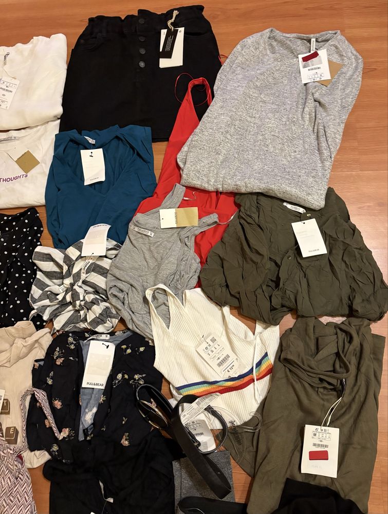 Lot haine Stradivarius si Pull&Bear noi cu eticheta