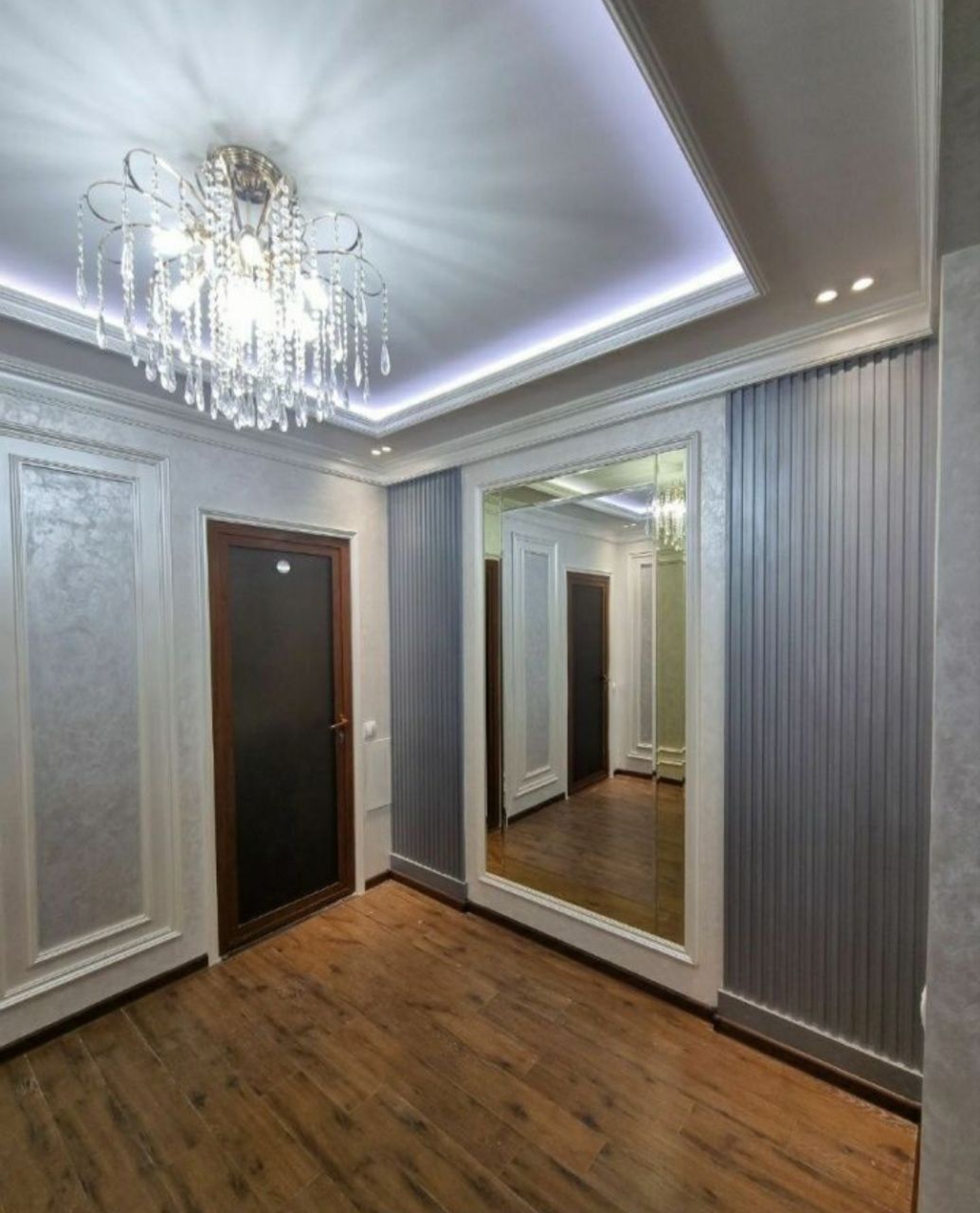 Uchtepa bankskiy domdan  2 hona 90 kv uy sotiladi