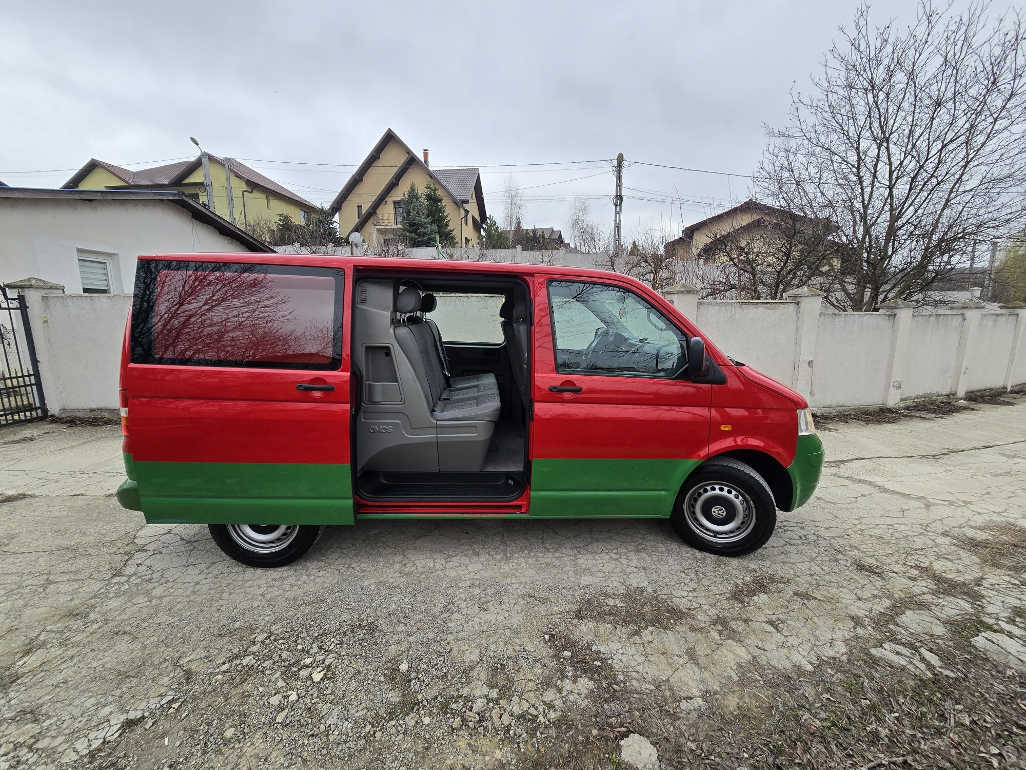 Volkswagen Transporter T5 5locuri RATE An2006 Euro4