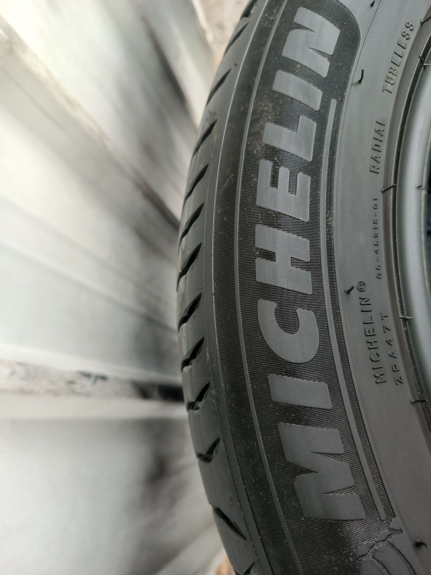 225/55/17 Michelin