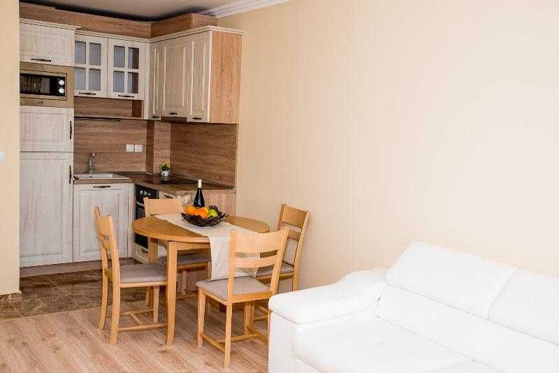 Дава се под наем Тристаен апартамент в Бургас, Сарафово - 94 кв.м за 325 € - Снимка #6