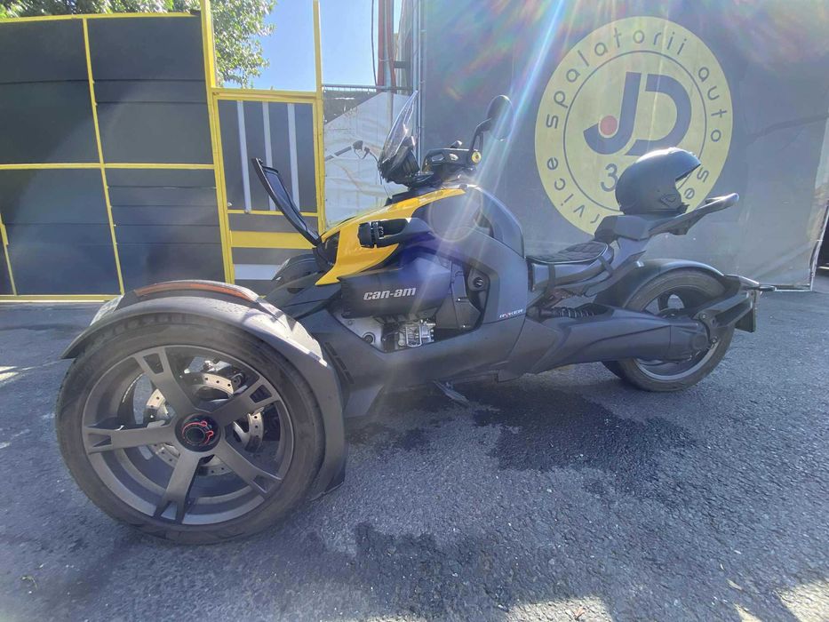 Bombardier Can-Am Ryker 900 sport