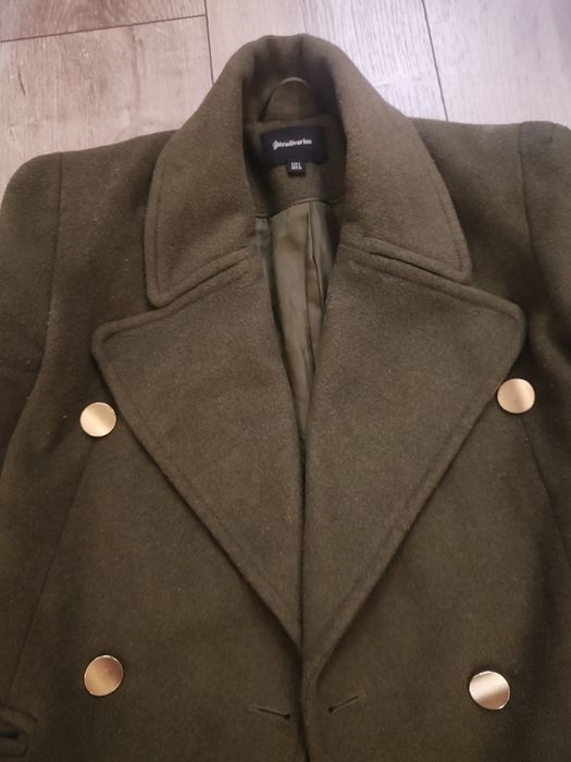 Елегантно палто Stradivarius