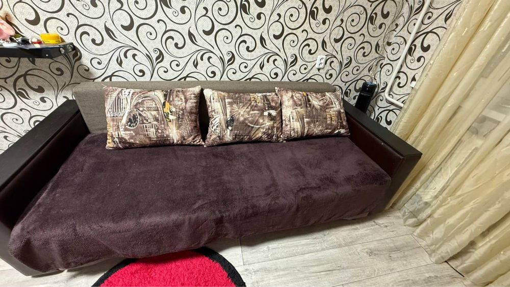 Продаю диван-тахту в хорошем состоянии