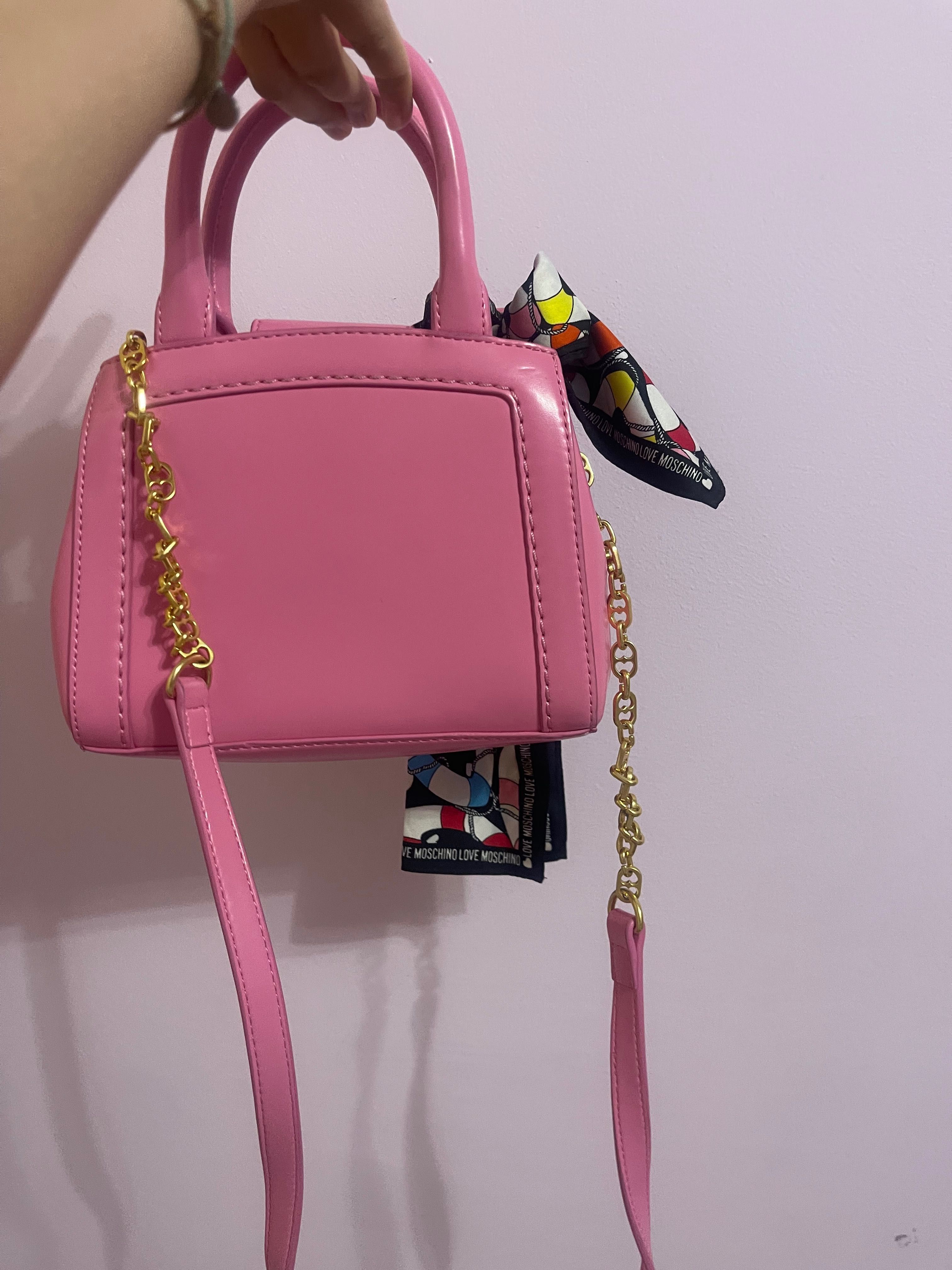 Уникална чанта Love Moschino