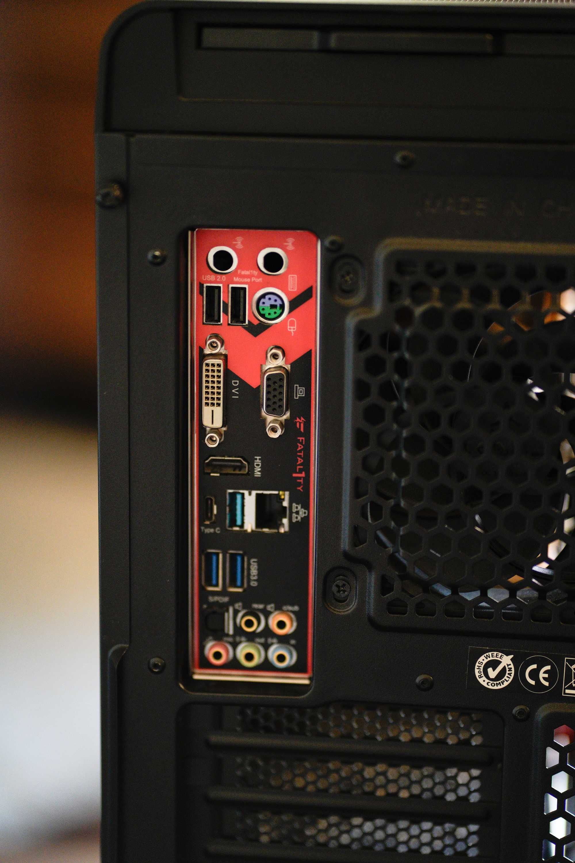 PC i7700k - 16GB DDR4 3000MHz - SSD Samung 1TB - RX 580 8GB GDDR5