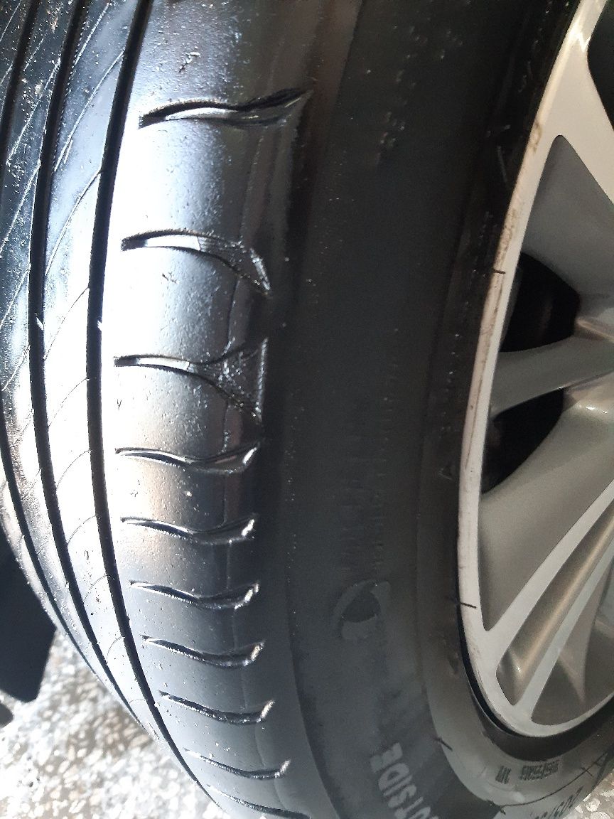 Продам шины Мишлен примасу4  205 55 R16 комплект 4 штук