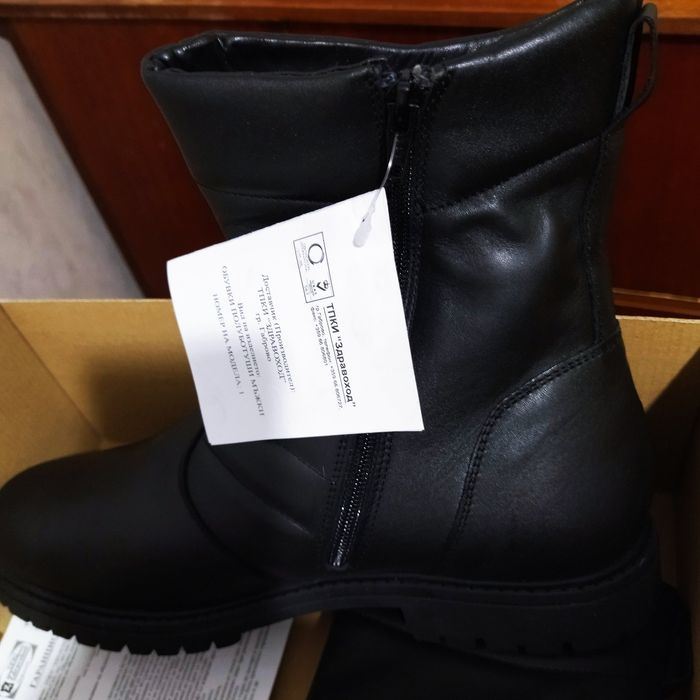 Нови кожени мъжки боти