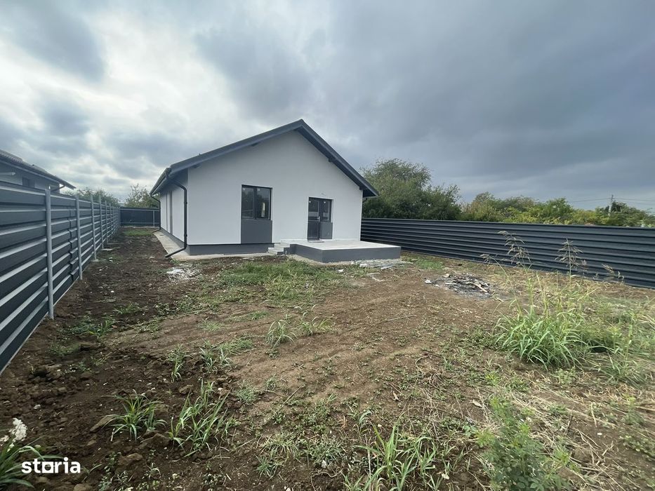 Casa pe parter/4 camere/400 mp