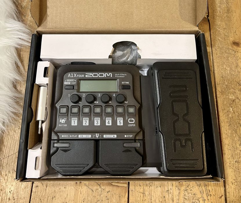 Гитарный процессор ZOOM A1X FOUR