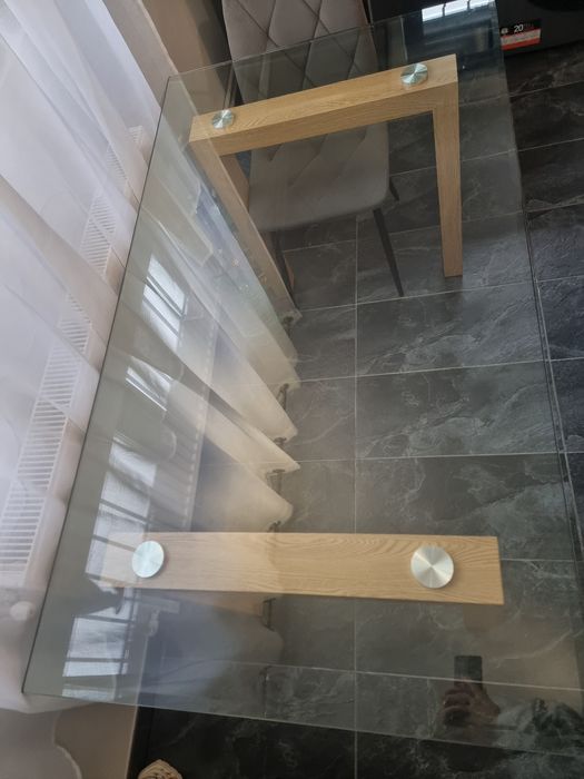 Masa de sticla termorezistenta cu picioare de lemn