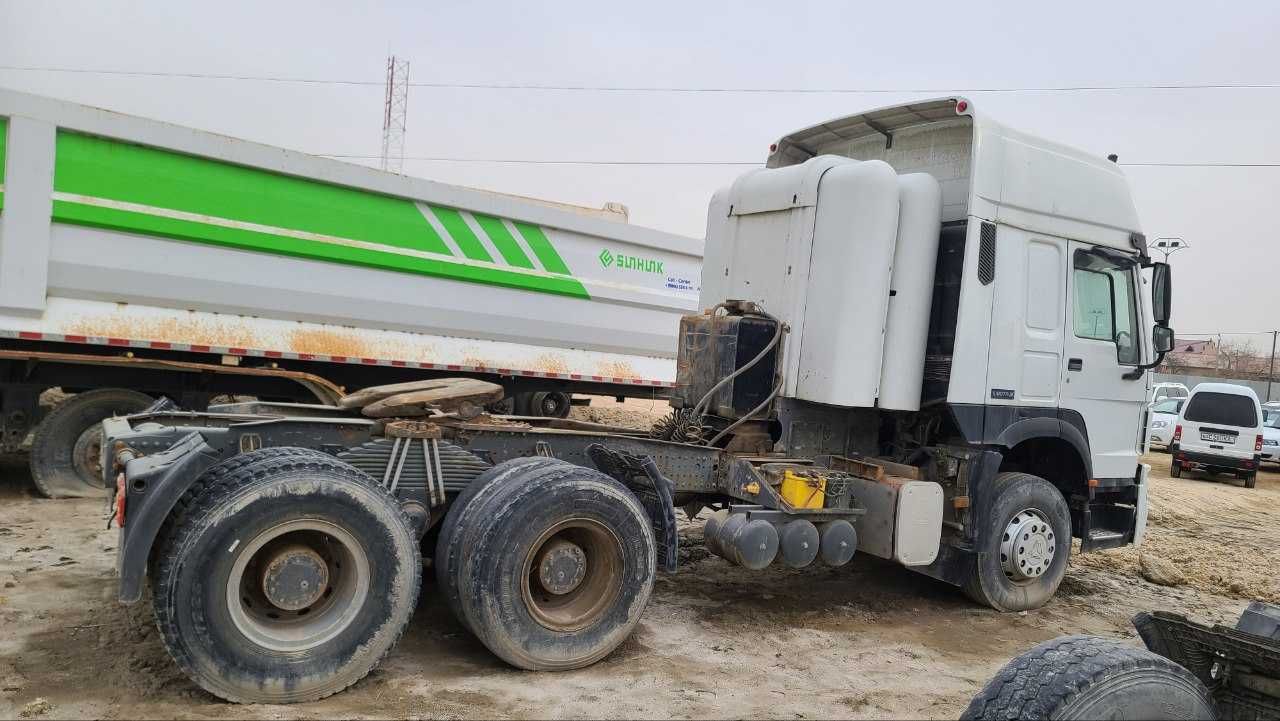 Buxoro shahrida HOWO rusumli yuk mashinasi sotilmoqda