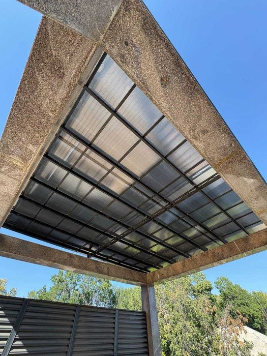 Лексан (Казахстан 10-20 лет гарантии) имеется все свои аксессуары.