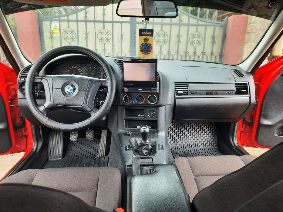 Bmw e 36  seria 3 berlina