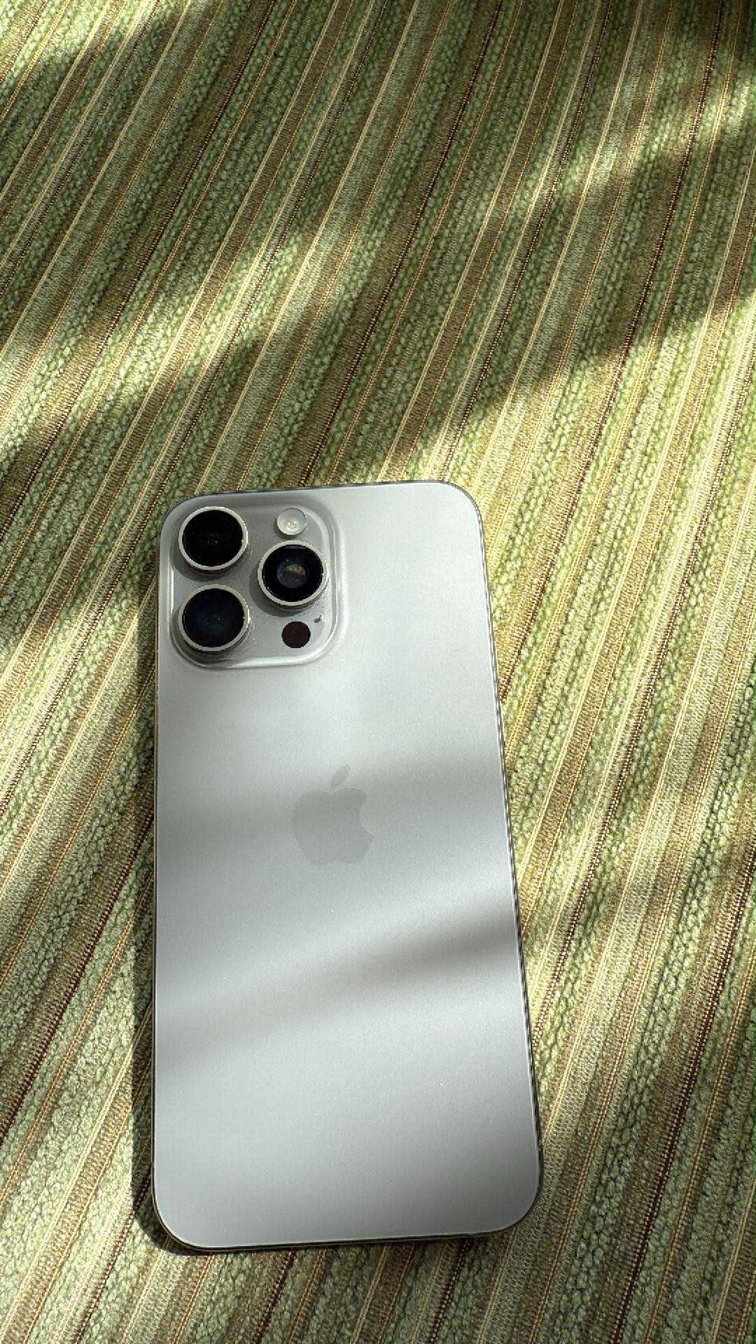 iPhone 15 Pro Max